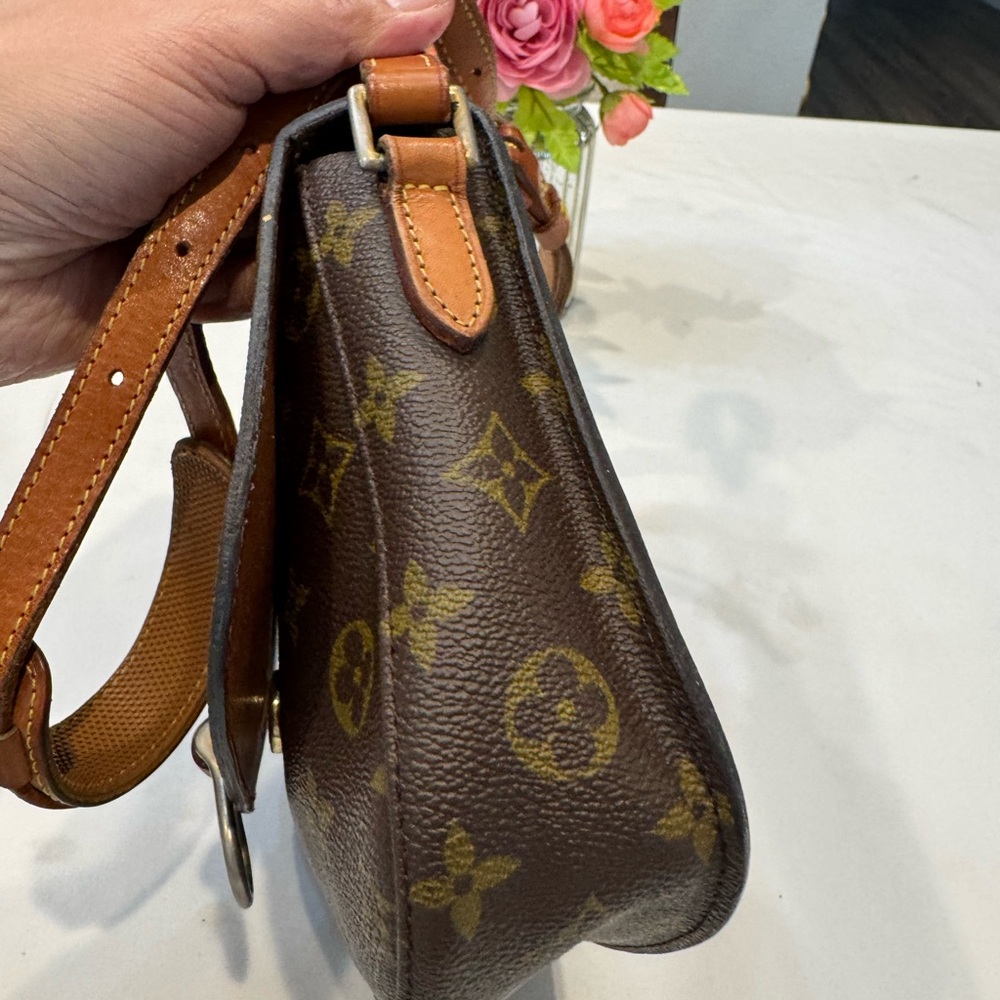 Authentic Louis Vuitton Saint Cloud Crossbody Bag - Picture 6 of 16